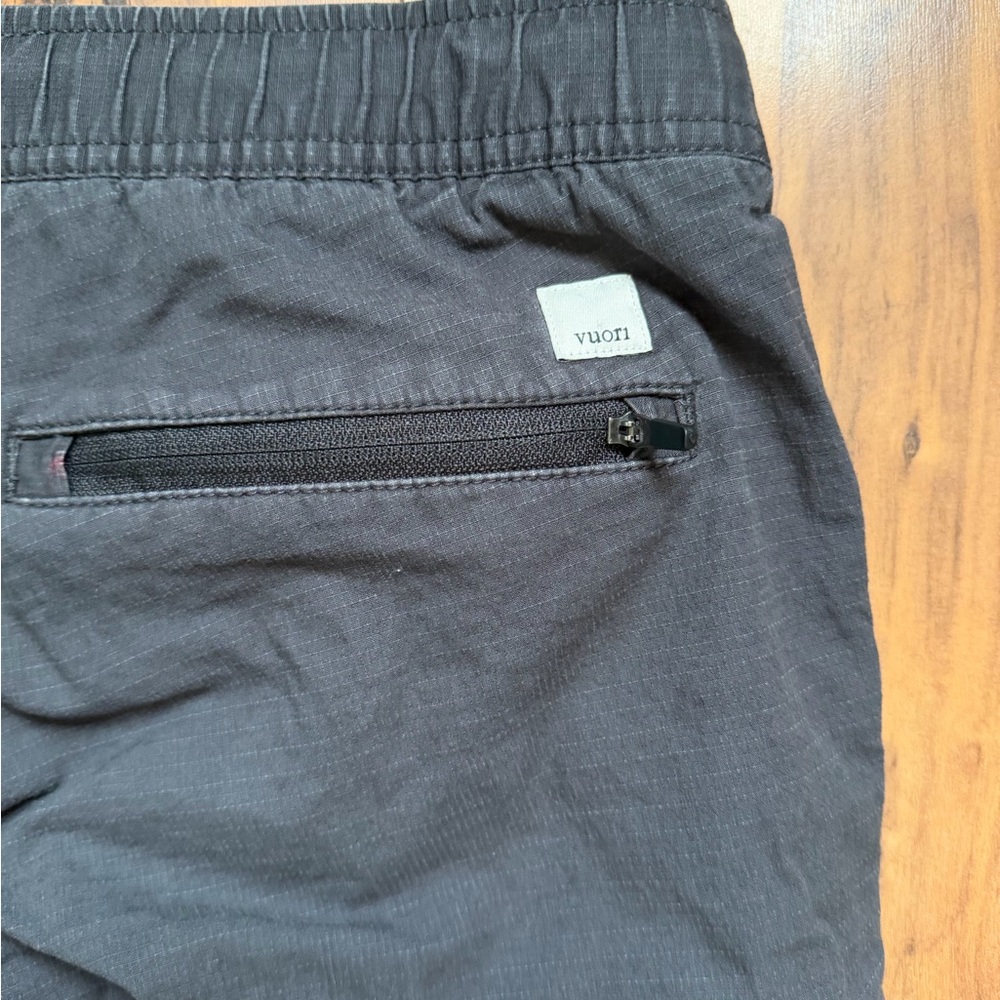 Vuori women’s gray Ripstop Pant - Picture 5 of 10